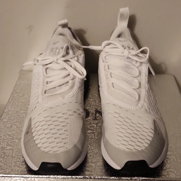 Nike Women's Air Max 270 White and Gray Shoes Size 5.5 - Picture 4 of 8